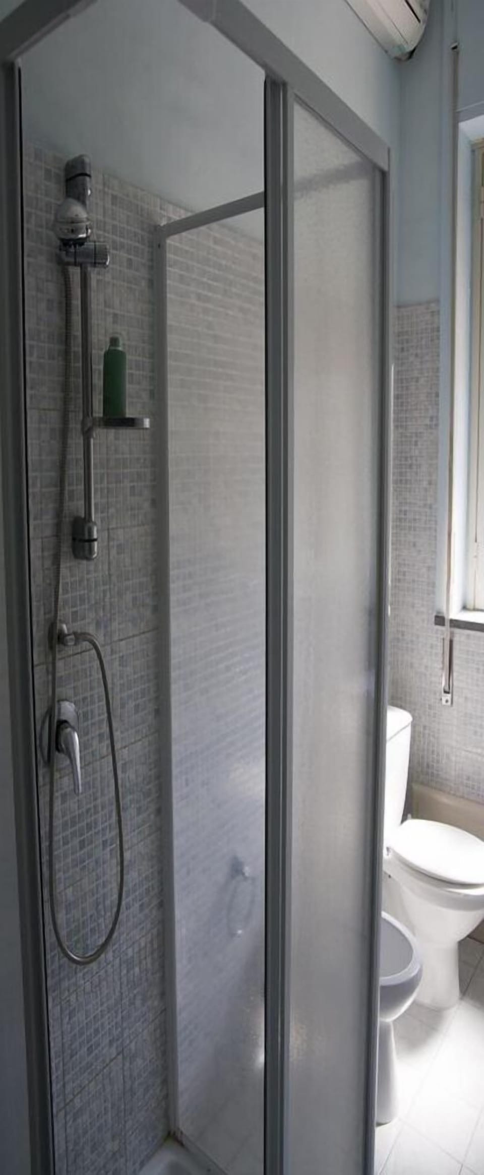 Triple Room | Bathroom shower