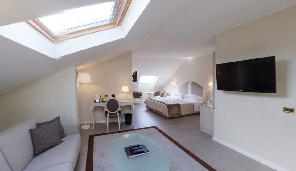 Studio (beach access included) | Down comforters, minibar, in-room safe, desk