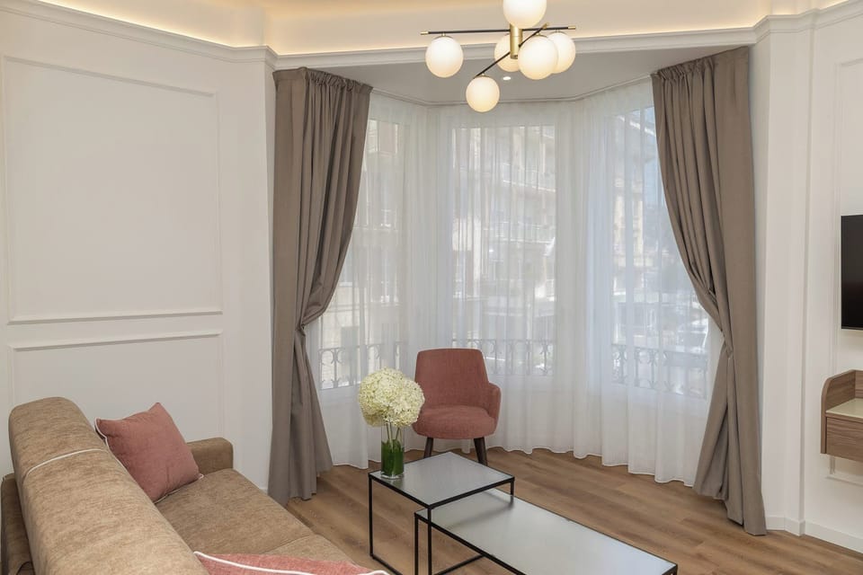 Junior Suite Executive | 1 bedroom, Egyptian cotton sheets, premium bedding, down comforters