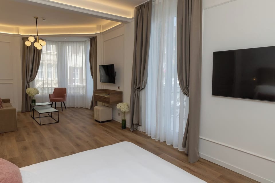Junior Suite Executive | 1 bedroom, Egyptian cotton sheets, premium bedding, down comforters