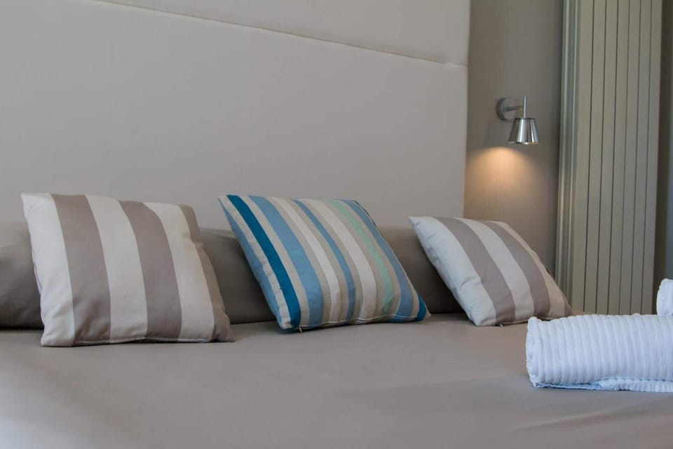 In-room safe, blackout drapes, soundproofing, free WiFi