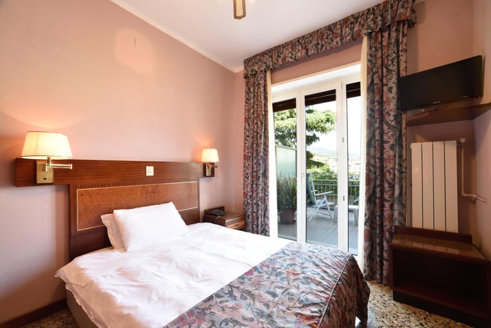 In-room safe, desk, rollaway beds, free WiFi
