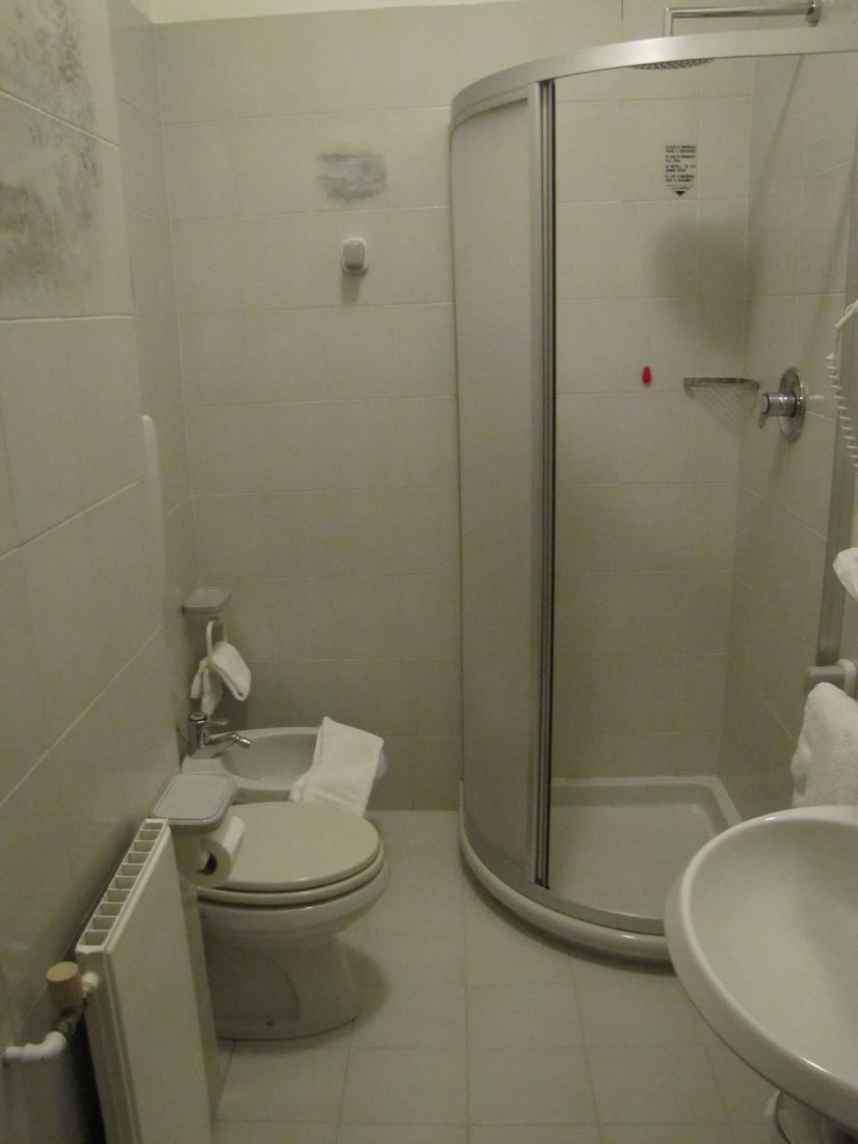 Single Room | Bathroom | Free toiletries, hair dryer, bidet, towels
