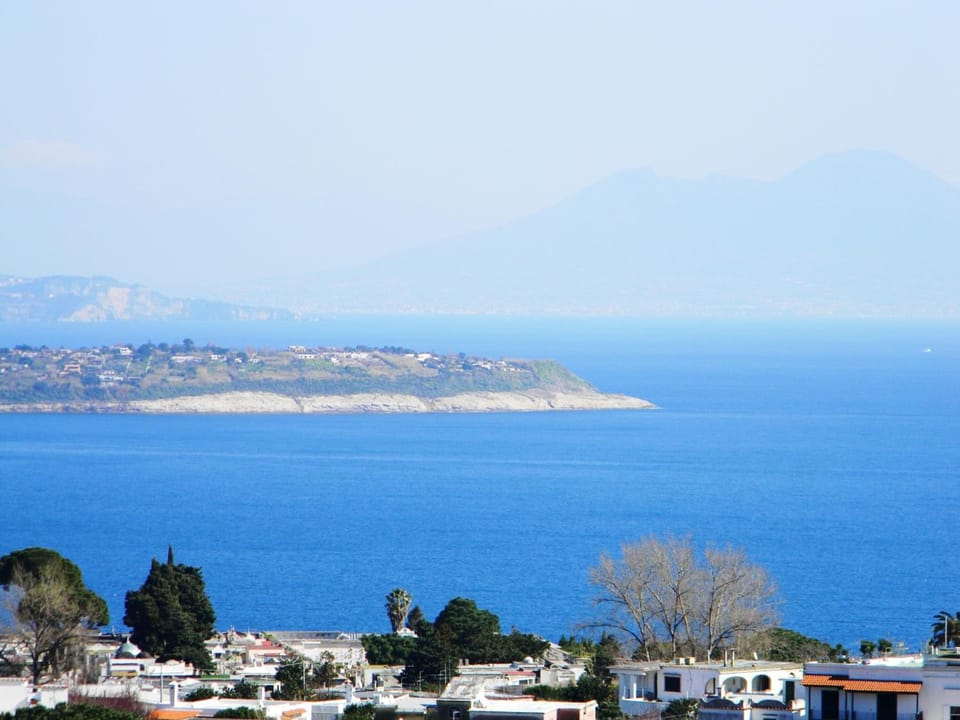 Private beach nearby, beach umbrellas