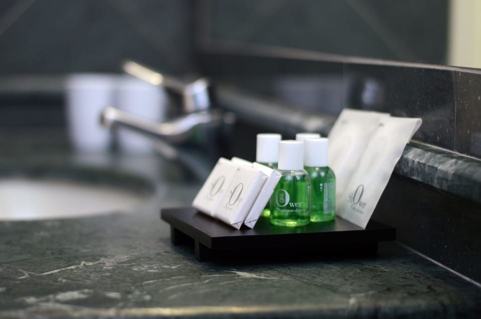 Suite | Bathroom amenities | Free toiletries, hair dryer, bidet, towels