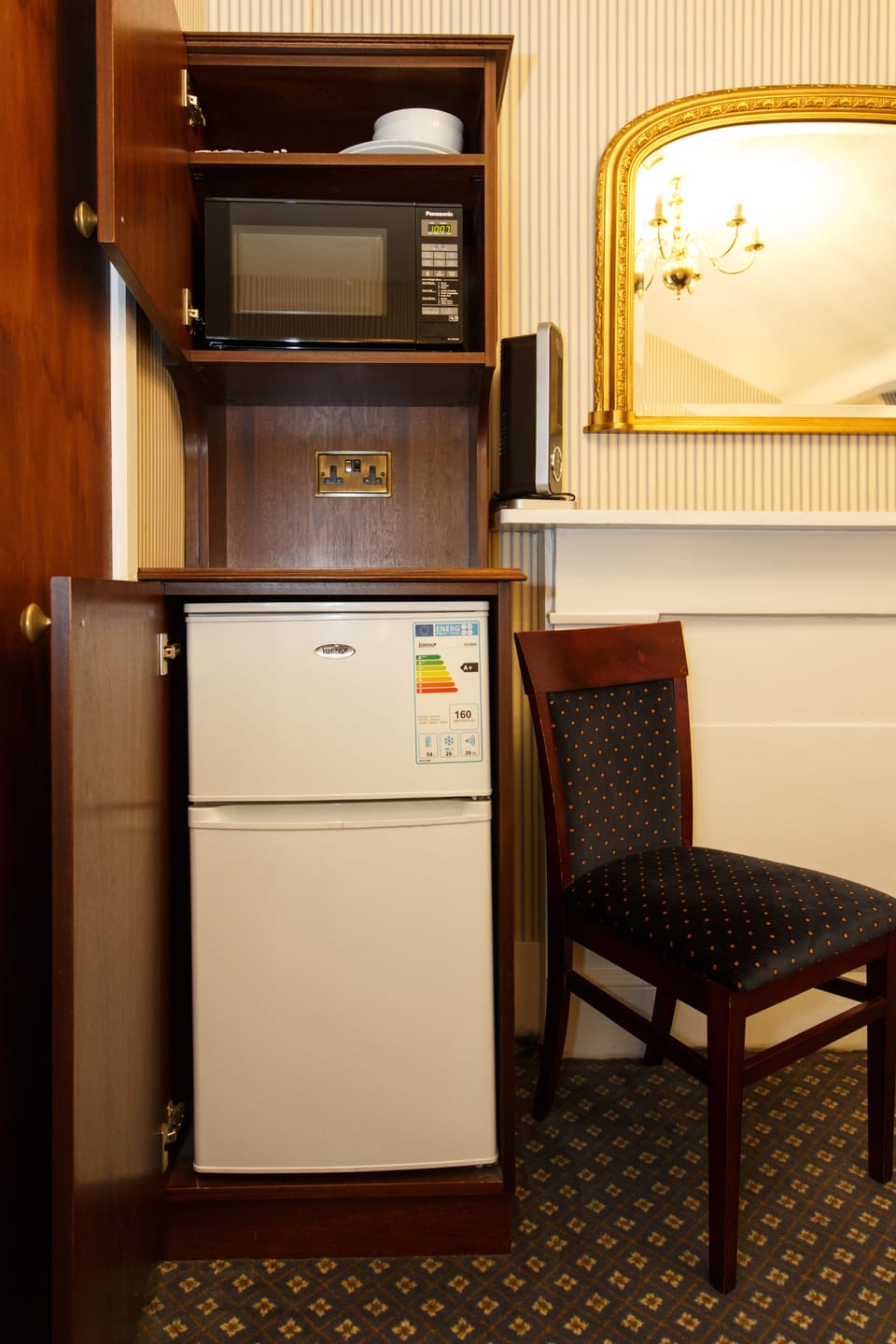 Mini-refrigerator