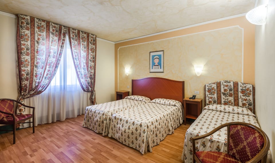 1 bedroom, premium bedding, minibar, in-room safe