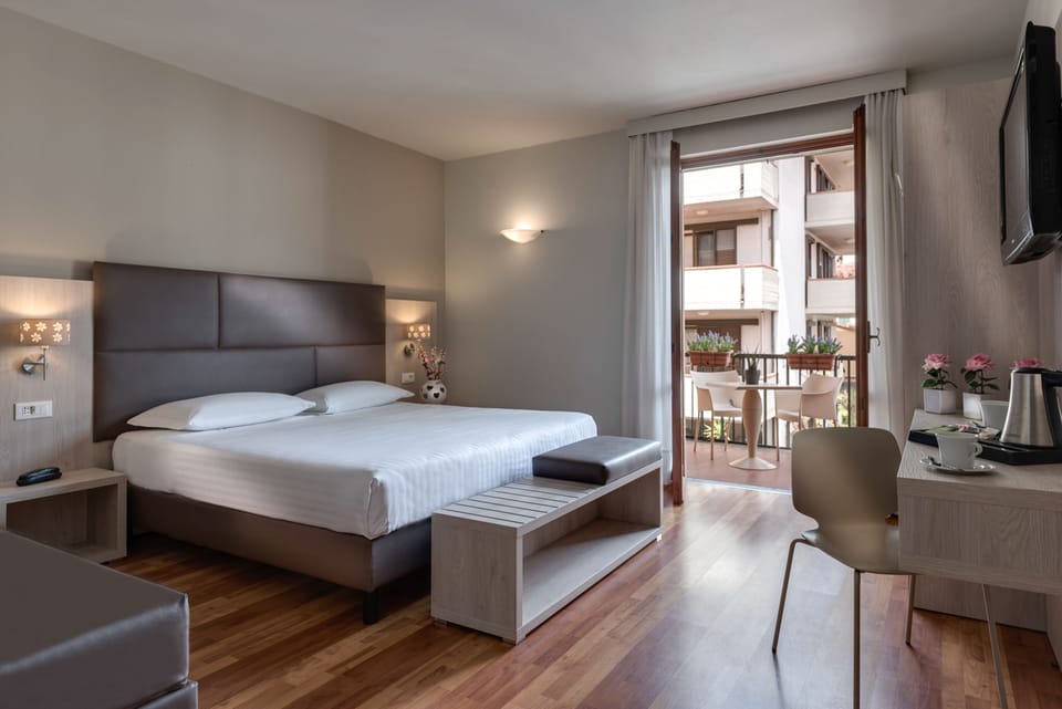 Down comforters, in-room safe, desk, laptop workspace