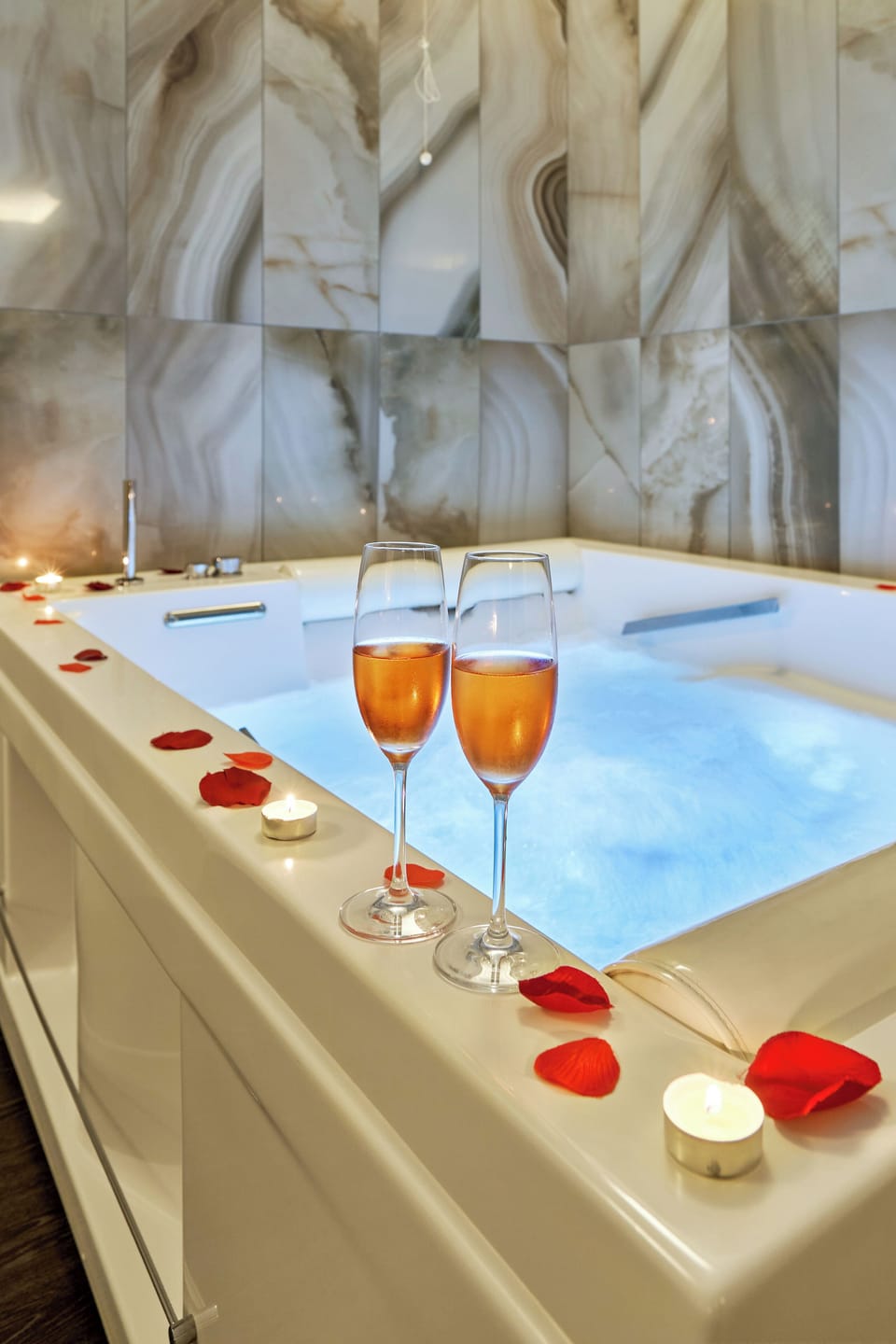 Private spa tub