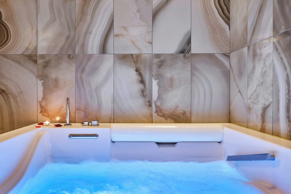 Private spa tub