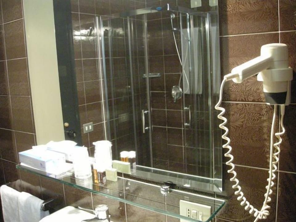 Free toiletries, hair dryer, bidet, towels