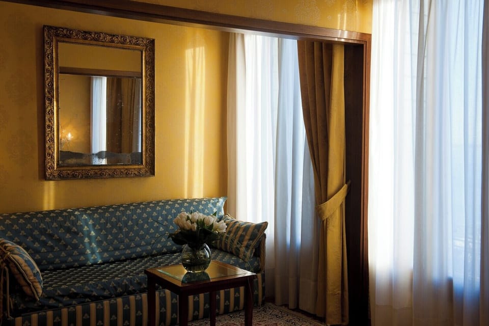 Deluxe Double Room, Lagoon View | In-room safe, individually furnished, desk, laptop workspace