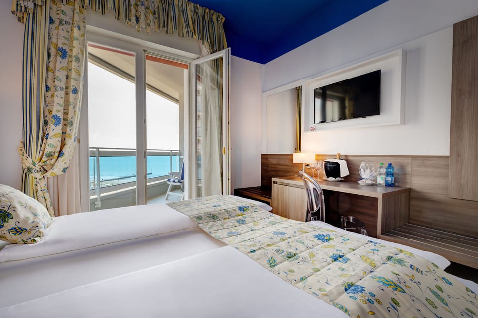 Standard Double or Twin Room | Hypo-allergenic bedding, minibar, in-room safe, desk