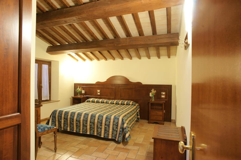 Desk, cribs/infant beds, rollaway beds