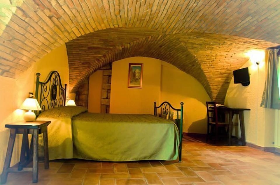 Premium bedding, in-room safe, desk, soundproofing