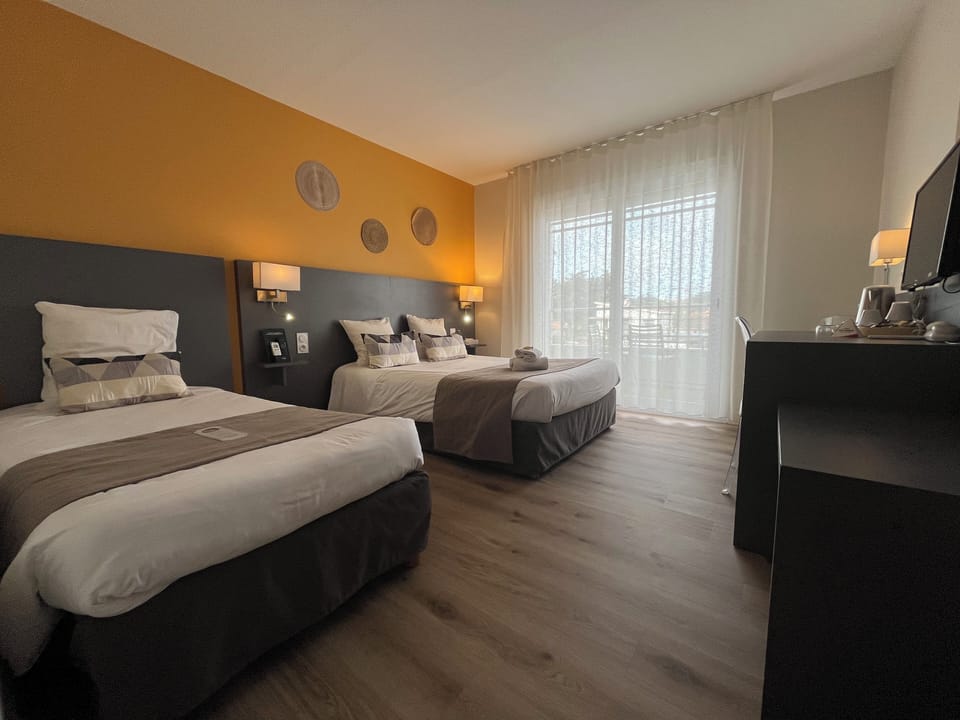 Triple Room, Balcony | Premium bedding, individually decorated, individually furnished, desk