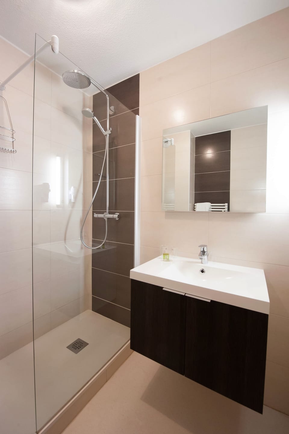 Triple Room, Balcony | Bathroom | Shower, rainfall showerhead, free toiletries, hair dryer