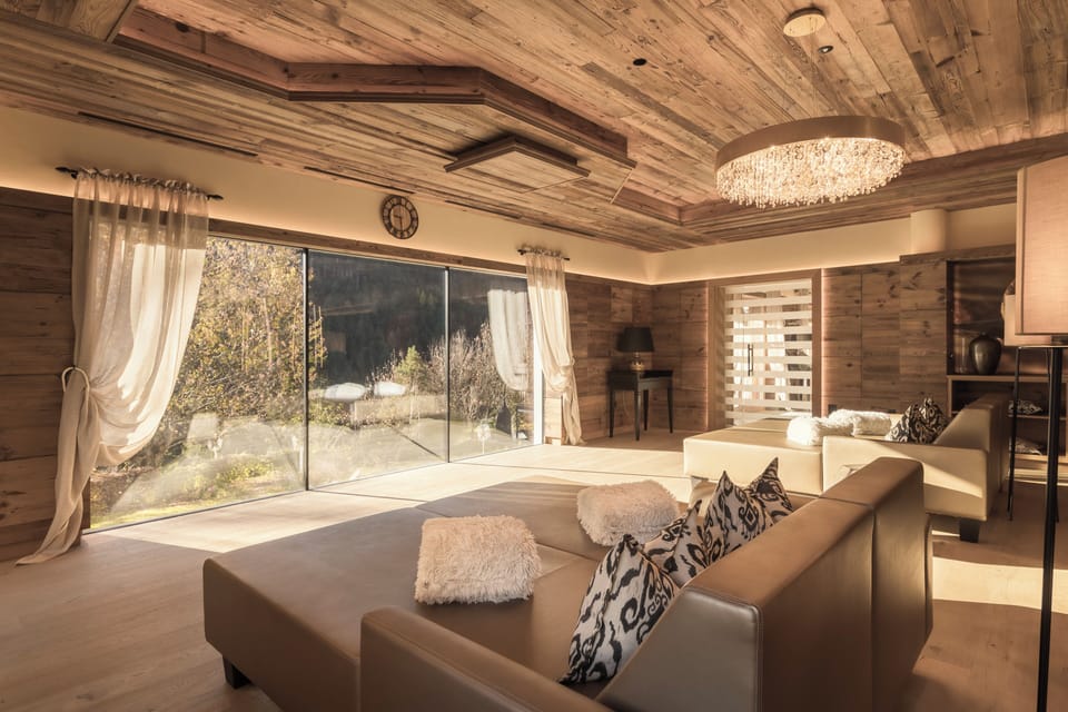 Couples treatment rooms, sauna, hot tub, steam room, Turkish bath