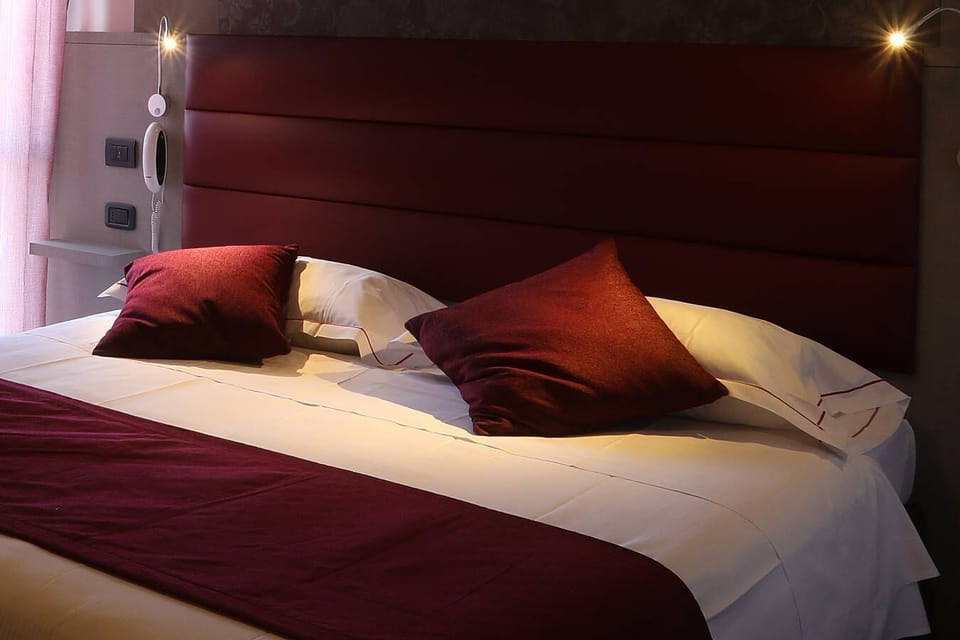 Minibar, in-room safe, desk, laptop workspace