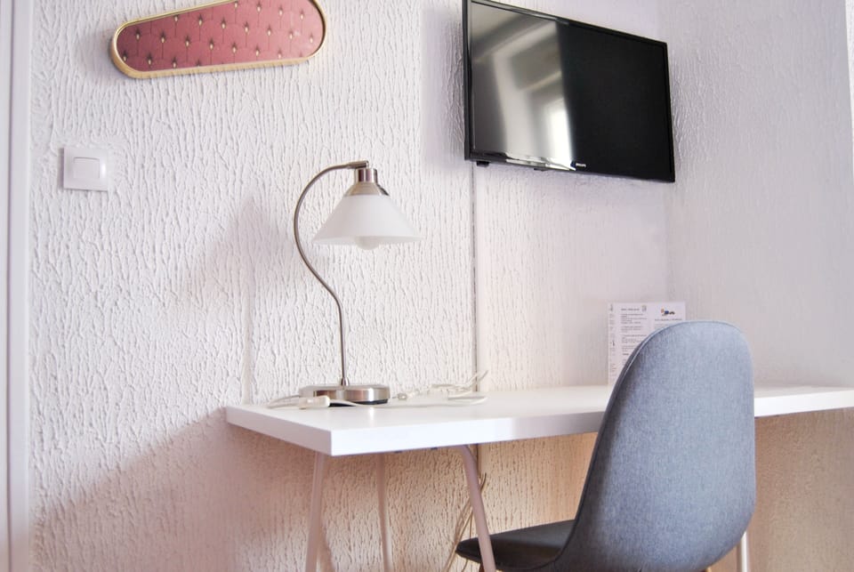 In-room safe, desk, laptop workspace, soundproofing
