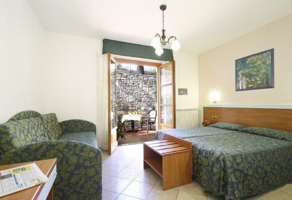 Comfort Double Room, Annex Building | In-room safe, desk, soundproofing, free WiFi