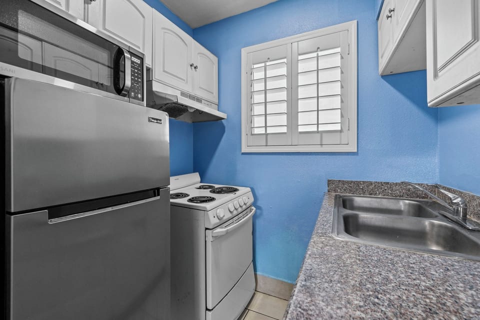 Fridge, microwave, coffee/tea maker