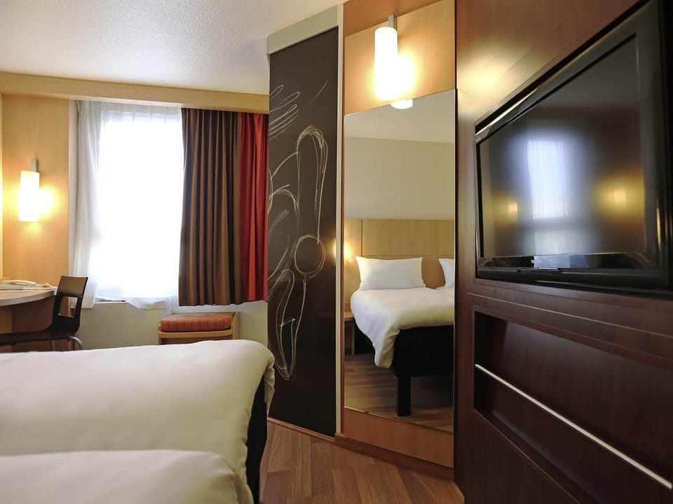 Standard Room, 2 Twin Beds | Premium bedding, desk, soundproofing, free WiFi