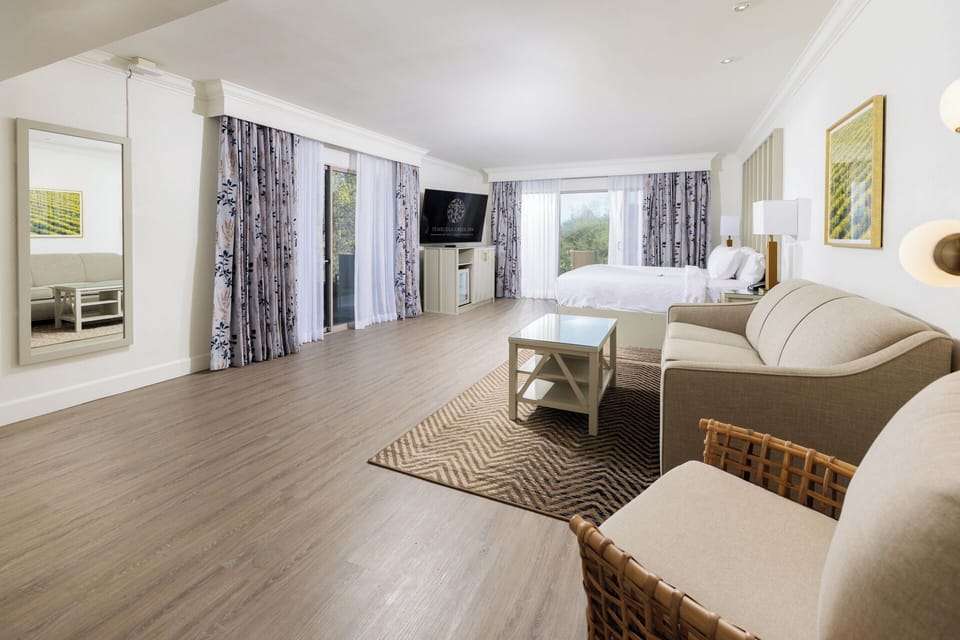 Premium Room, 1 King Bed, Corner | 1 bedroom, premium bedding, pillowtop beds, blackout drapes