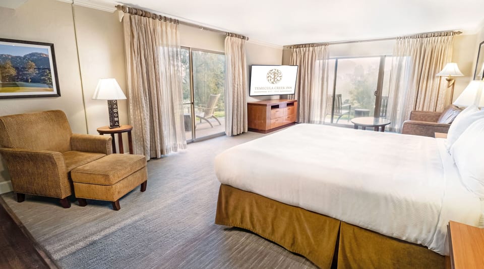 1 bedroom, premium bedding, pillowtop beds, blackout drapes