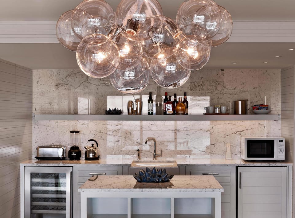 Premier Suite | Private kitchenette | Coffee/tea maker