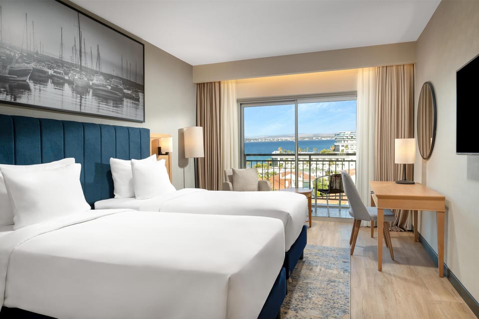 Standard Room | 1 bedroom, premium bedding, minibar, desk