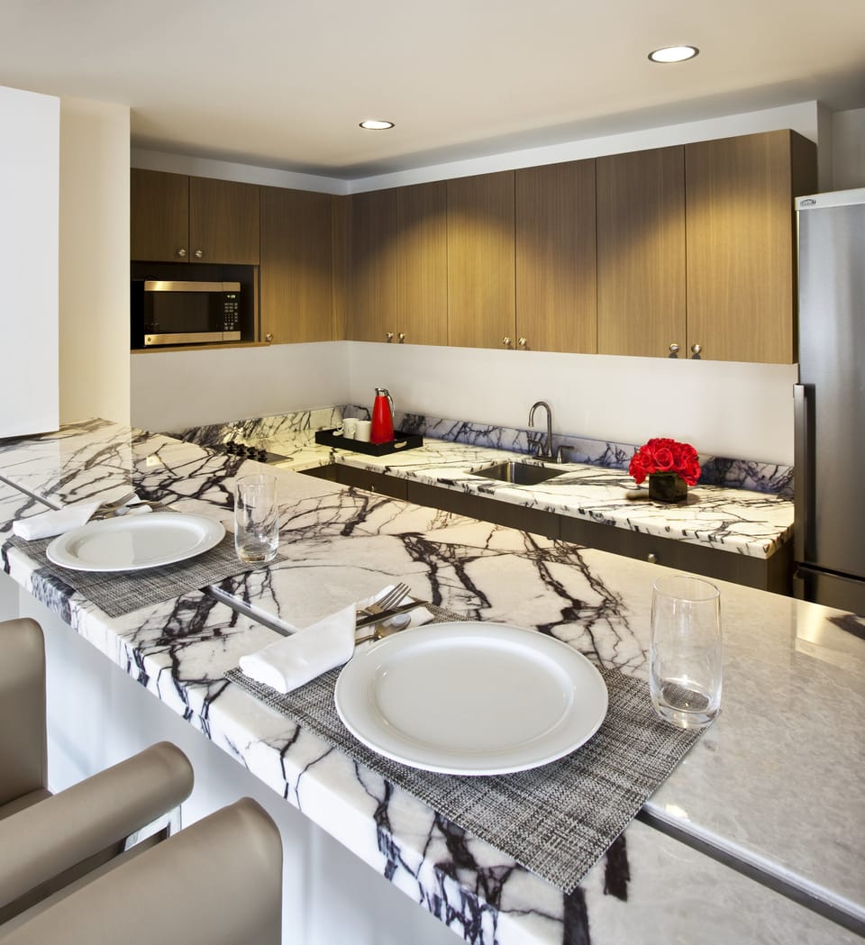 Egyptian cotton sheets, premium bedding, down comforters, pillowtop beds