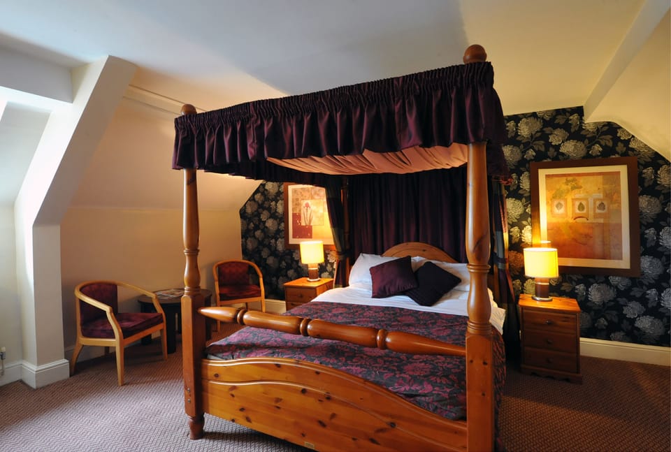 Superior Room | Iron/ironing board, free WiFi, bed sheets