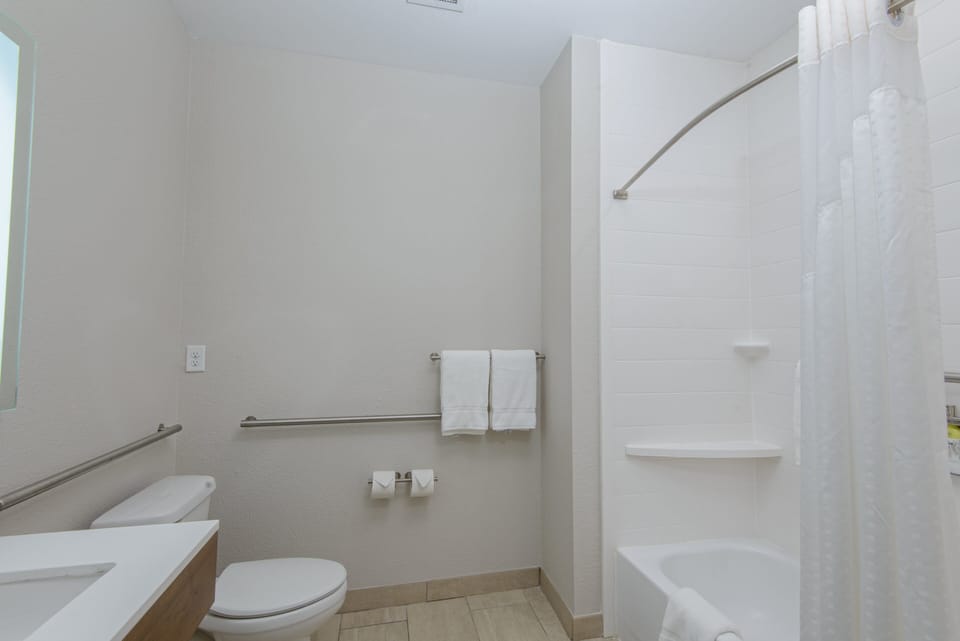 Standard Room, 2 Queen Beds | Bathroom | Hair dryer, towels