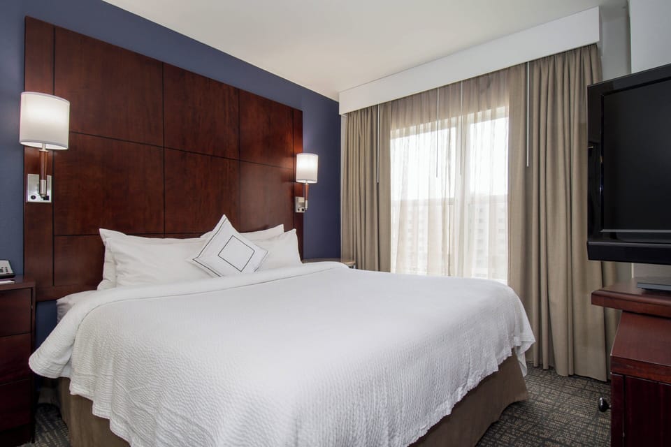 In-room safe, desk, laptop workspace, iron/ironing board