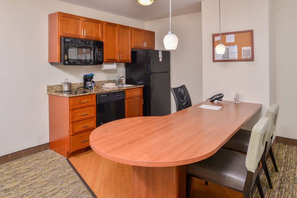 In-room safe, desk, laptop workspace, free WiFi