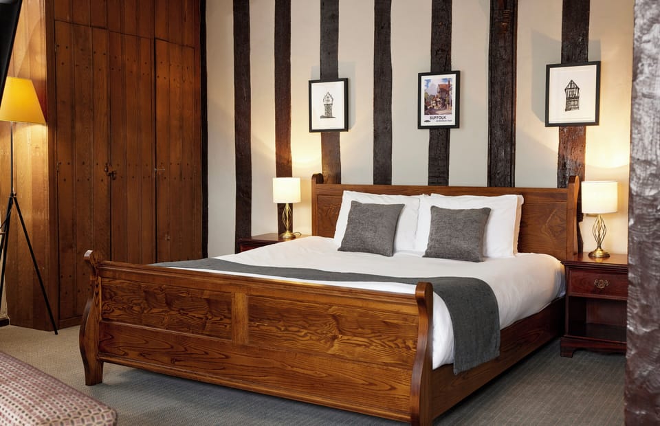 Superior Room | Desk, iron/ironing board, free cribs/infant beds, free WiFi