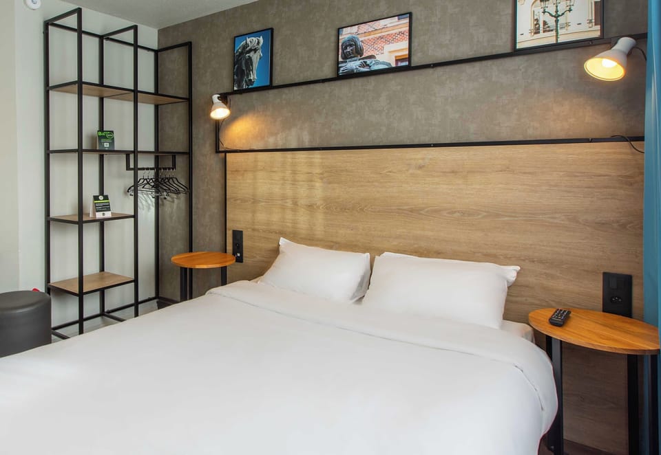 Standard Double Room, Mobility Accessible, Non Smoking | Desk, blackout drapes, soundproofing, iron/ironing board