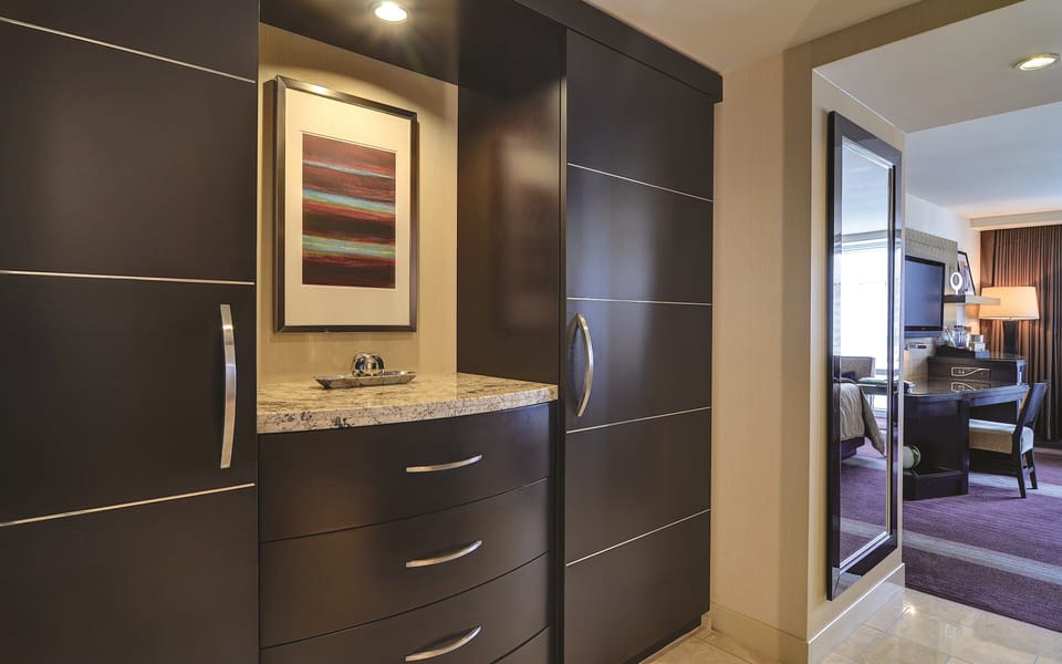 1 bedroom, premium bedding, minibar, in-room safe