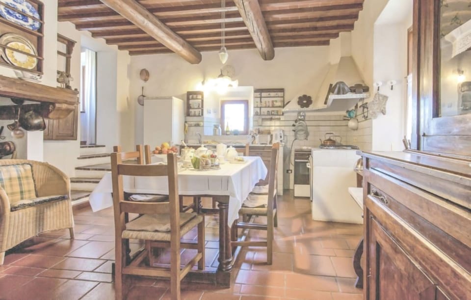 Villa, 3 Bedrooms | Living area | Flat-screen TV, fireplace