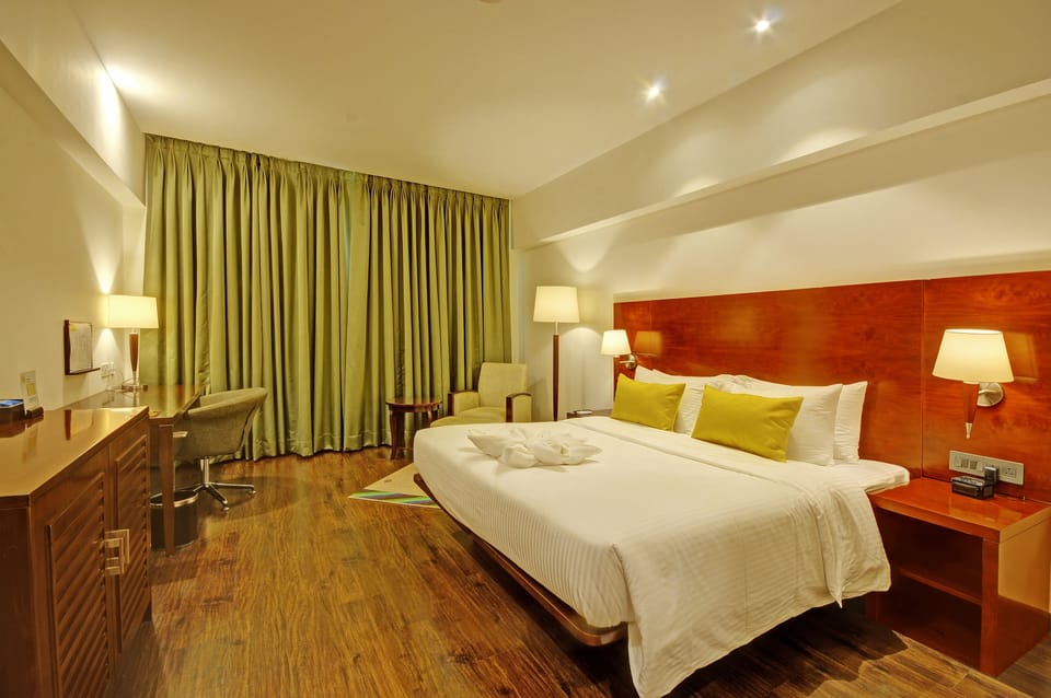 Deluxe Twin Room | 1 bedroom, minibar, in-room safe, desk