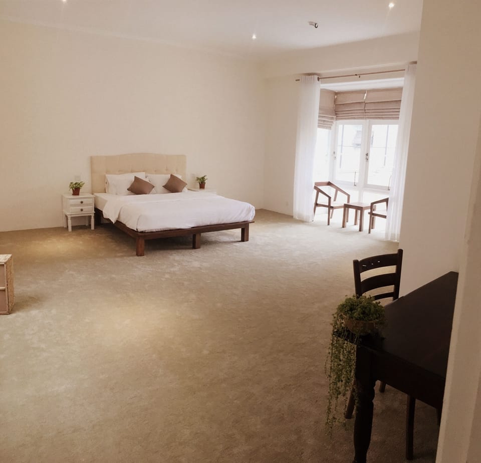 Premium Double Room, Poolside | 1 bedroom, premium bedding, in-room safe, desk