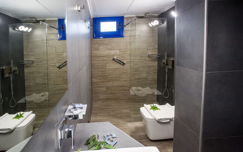 The Blue Apartments and Beach Bed and Breakfast in Nea Peramos