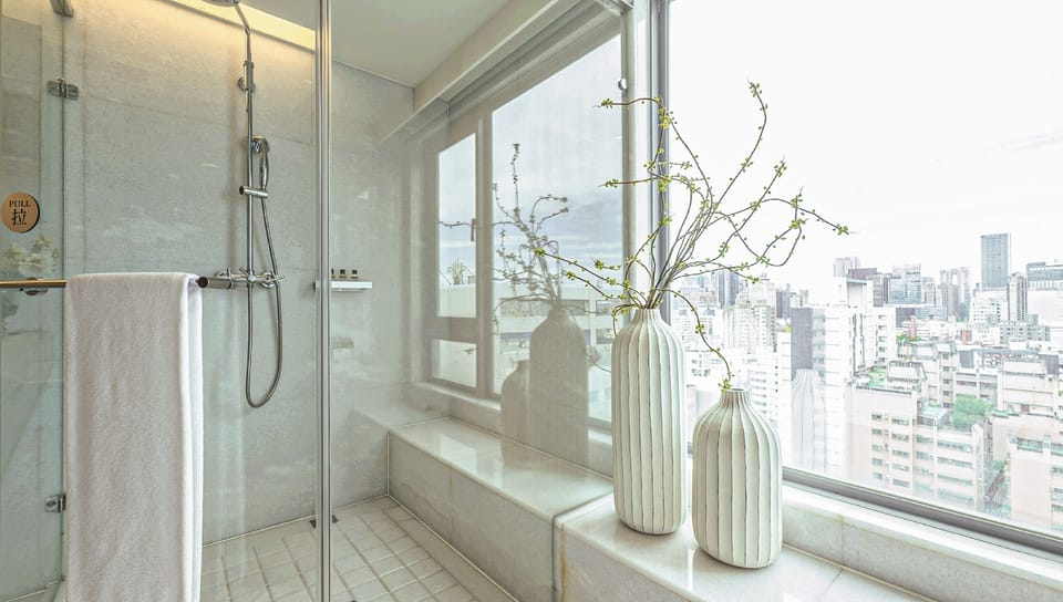 Luxury Double Room, Mezzanine | Bathroom | Separate tub and shower, hair dryer, towels, shampoo