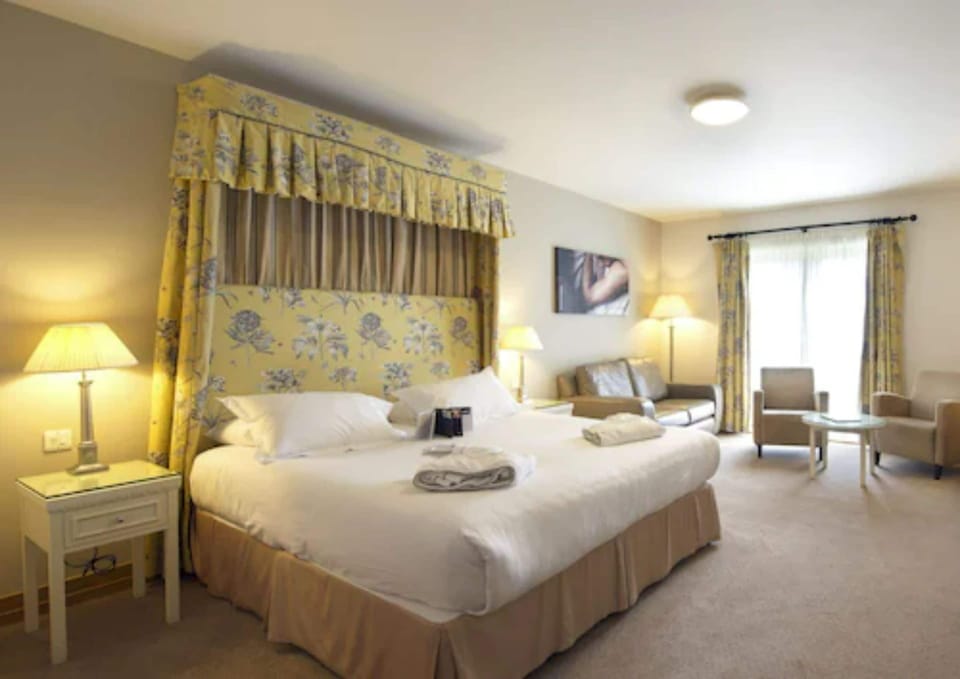 Superior Double or Twin Room | Desk, iron/ironing board, cribs/infant beds, rollaway beds