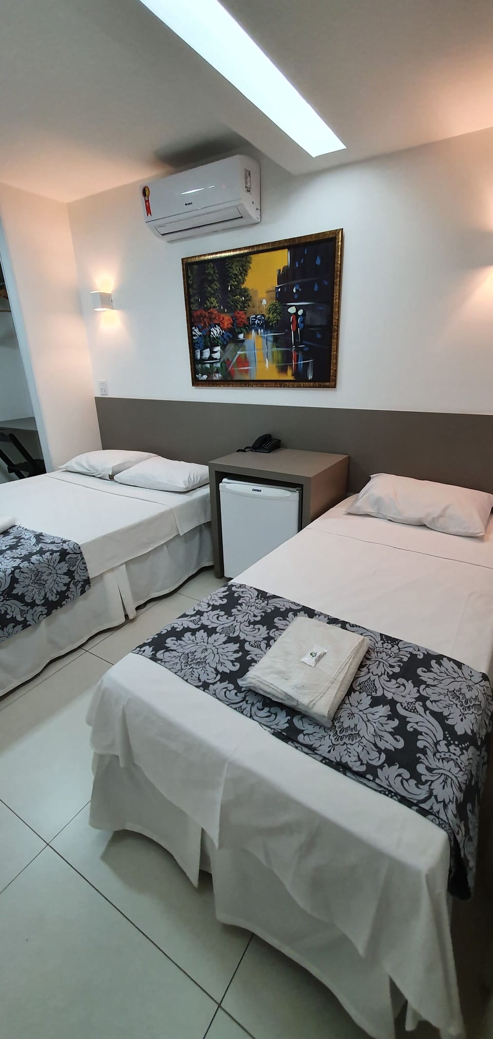 Standard Room, 1 Bedroom | Blackout drapes, iron/ironing board, bed sheets, wheelchair access