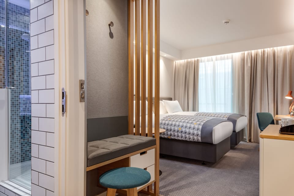 Standard Room, 2 Twin Beds | Hypo-allergenic bedding, in-room safe, desk, laptop workspace