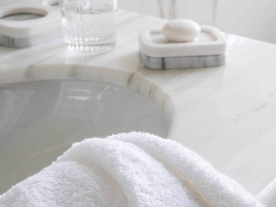 Open Plan Suite Sea View | Bathroom | Free toiletries, hair dryer, bathrobes, slippers