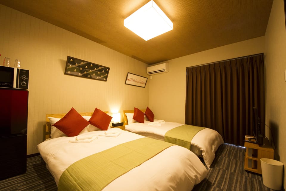 4 bedrooms, laptop workspace, WiFi (free)