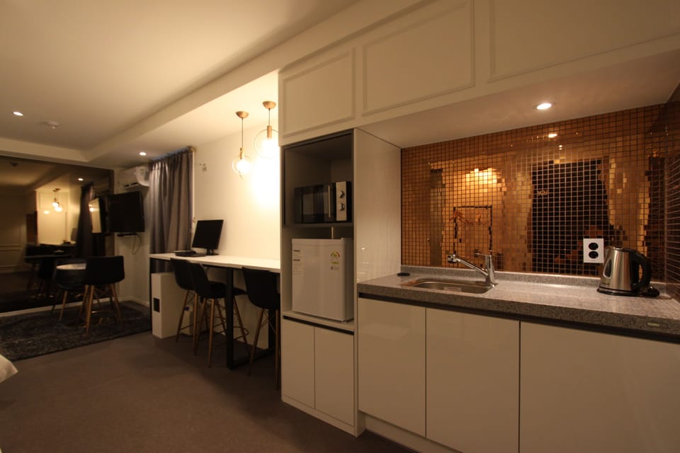 Royal Suite (Check-In 9PM on Saturdays,Sundays,Public Holidays) | Room amenity